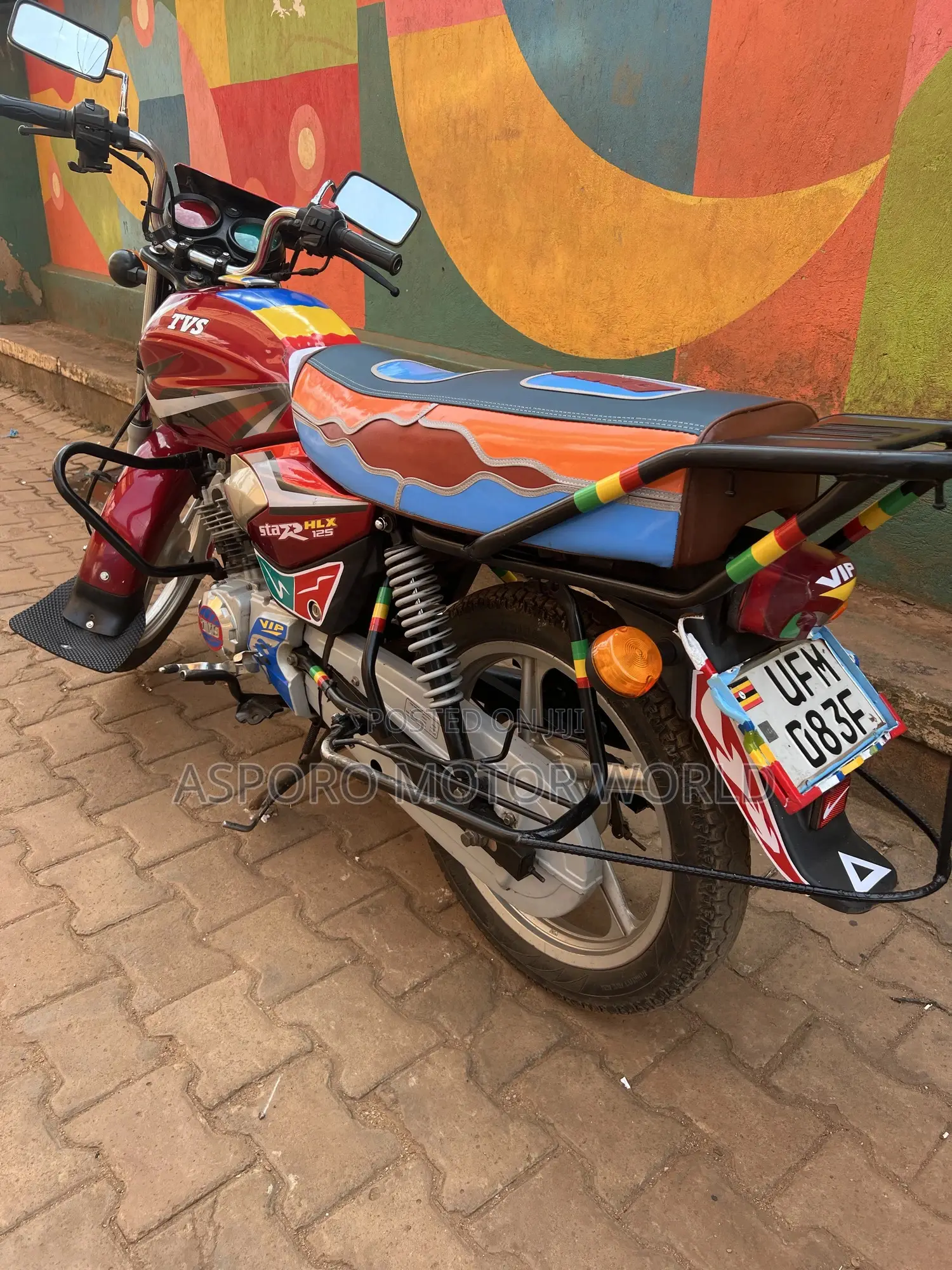 TVS HLX 125 2022 Red