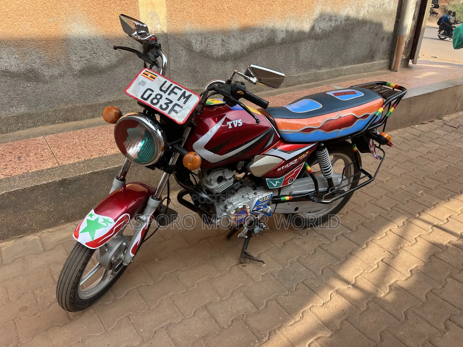 TVS HLX 125 2022 Red