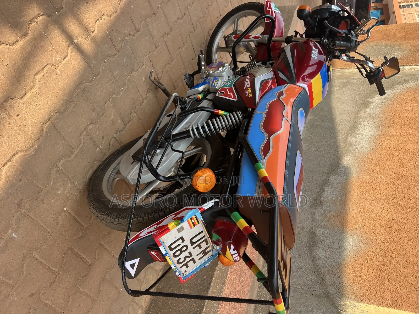 TVS HLX 125 2022 Red