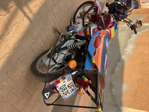 TVS HLX 125 2022 Red