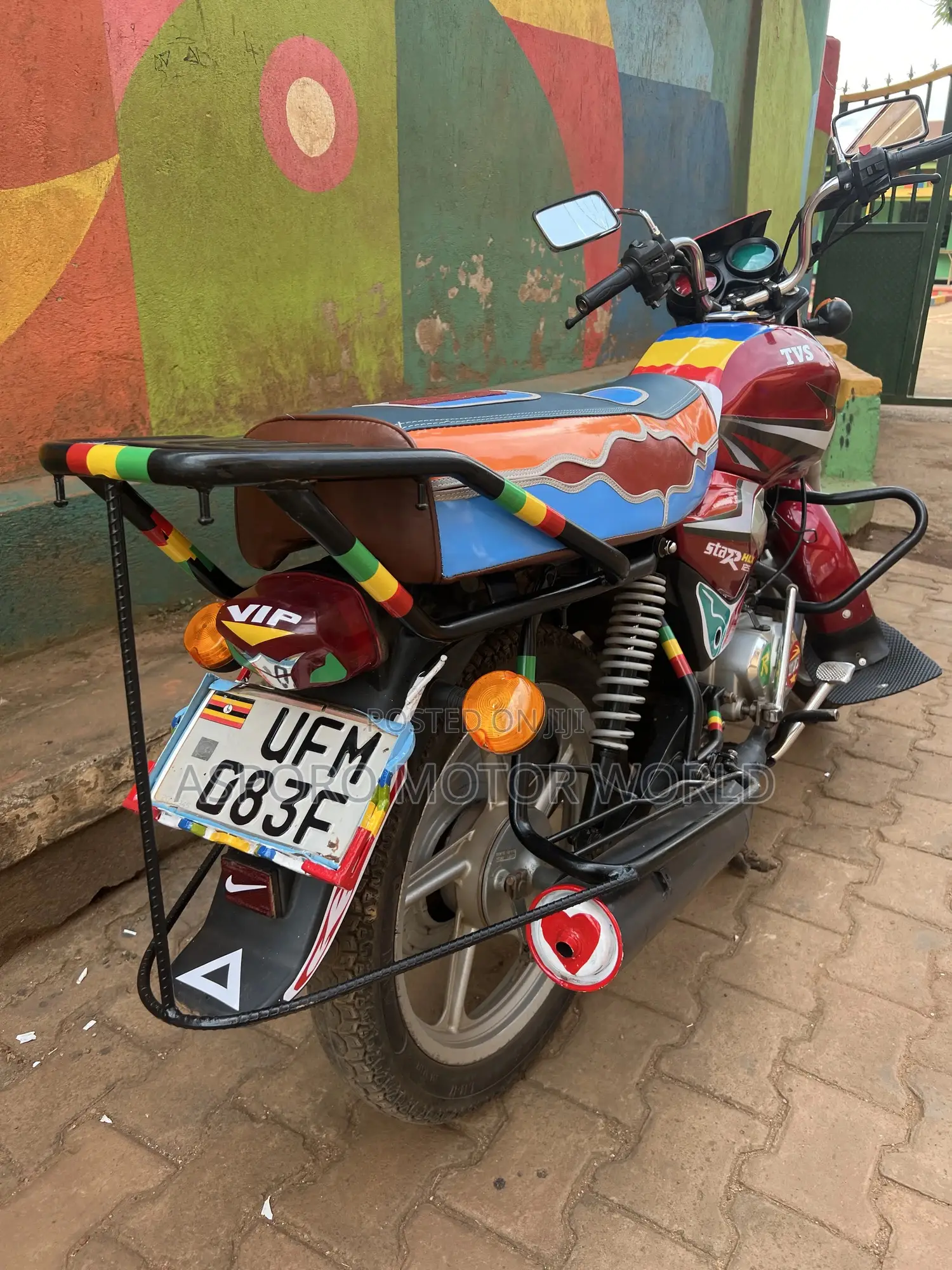 TVS HLX 125 2022 Red