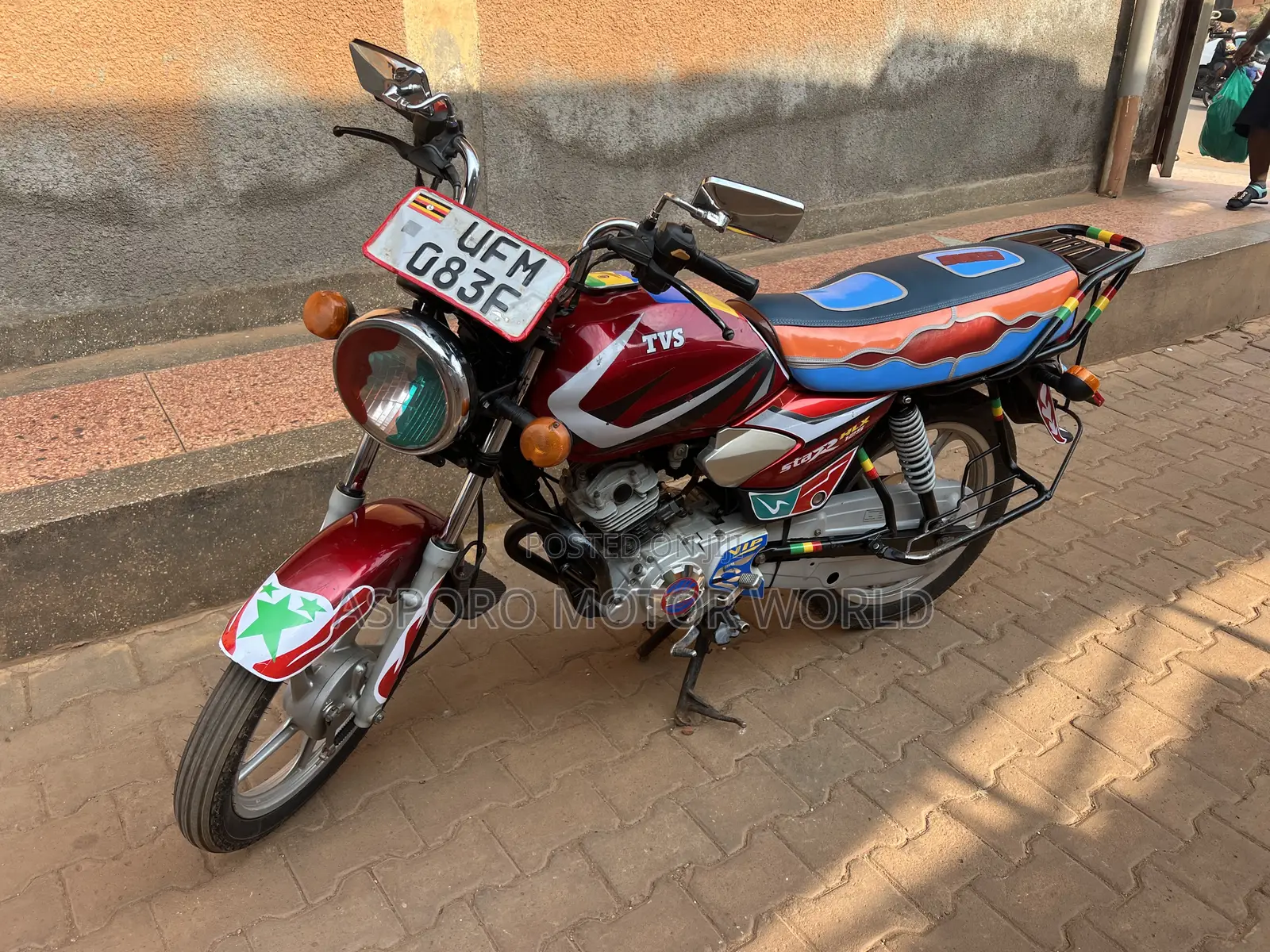 TVS HLX 125 2022 Red