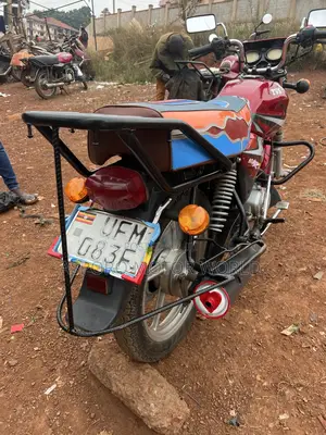 TVS HLX 125 2022 Red
