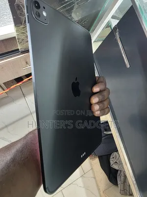 Apple iPad Pro 12.9 (2021) 128 GB Black