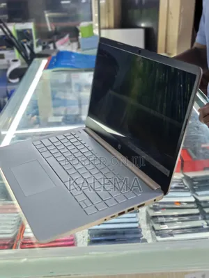 Laptop HP 14-ep0063 8GB Intel Core i5 SSD 256GB