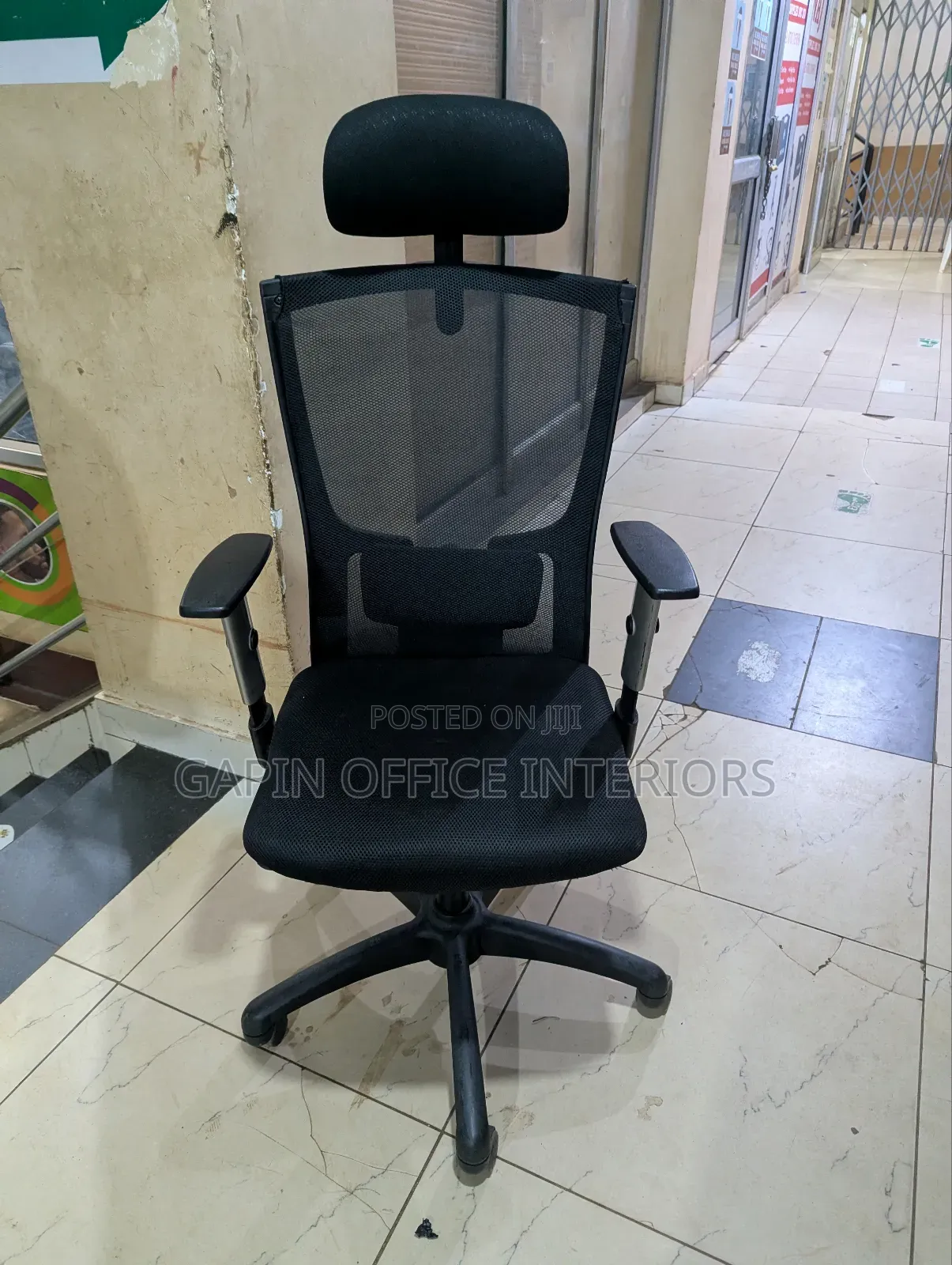 Mesh Back Adjustable Office Chair With a Head Support