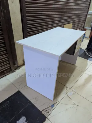Second Hand White Office Desk, 1.2 Metres// 4 Feet // 120cm