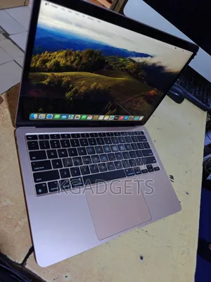 Laptop Apple MacBook 2020 8GB Apple M1 SSD 256GB