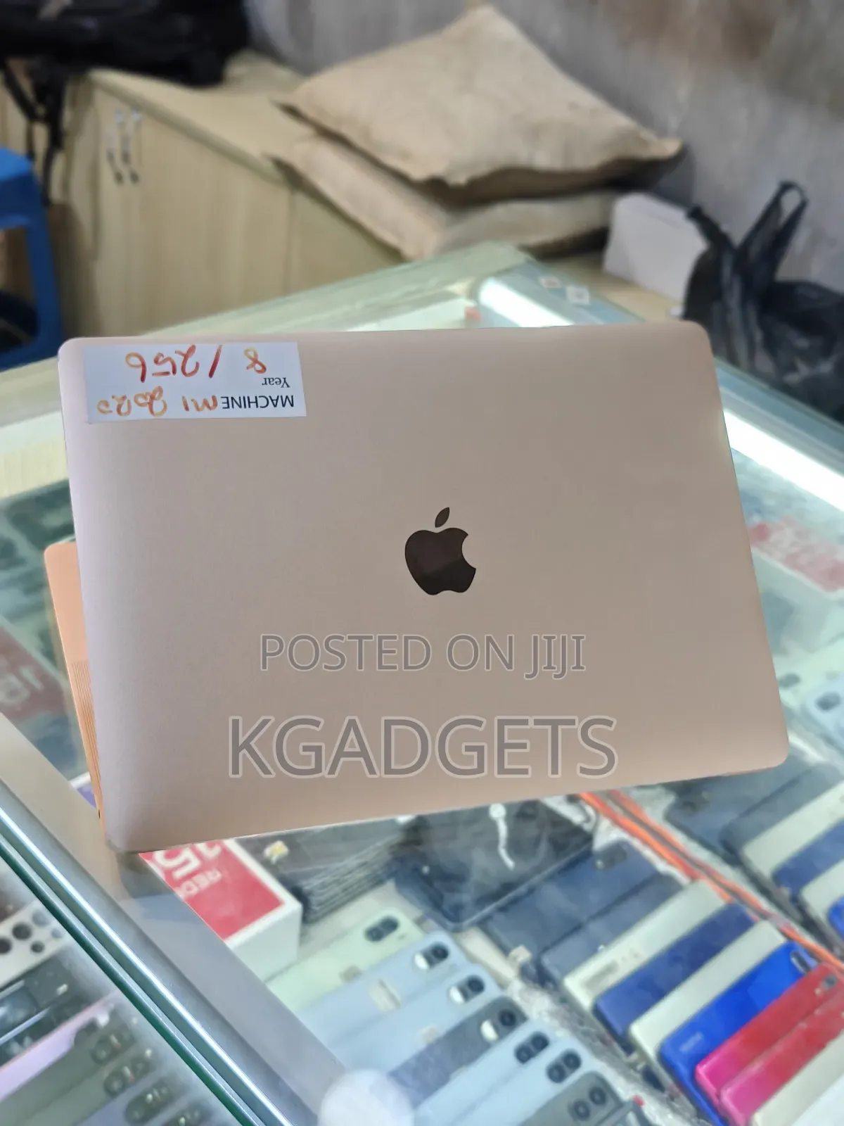 Laptop Apple MacBook 2020 8GB Apple M1 SSD 256GB