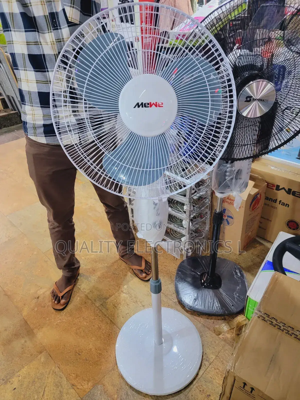 Mewe Stand Fan White