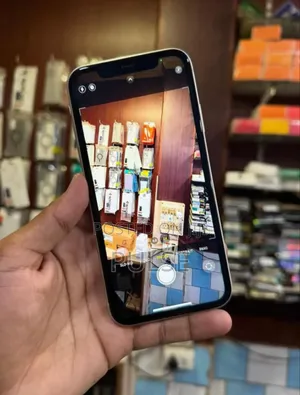Apple iPhone 11 64 GB White