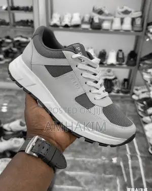 New Men's Classic Prada Designer Sneakers In Stock