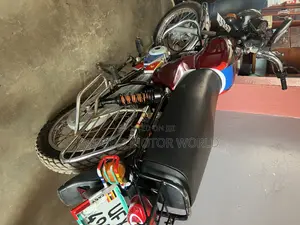 Bajaj Boxer 100 2023 Red