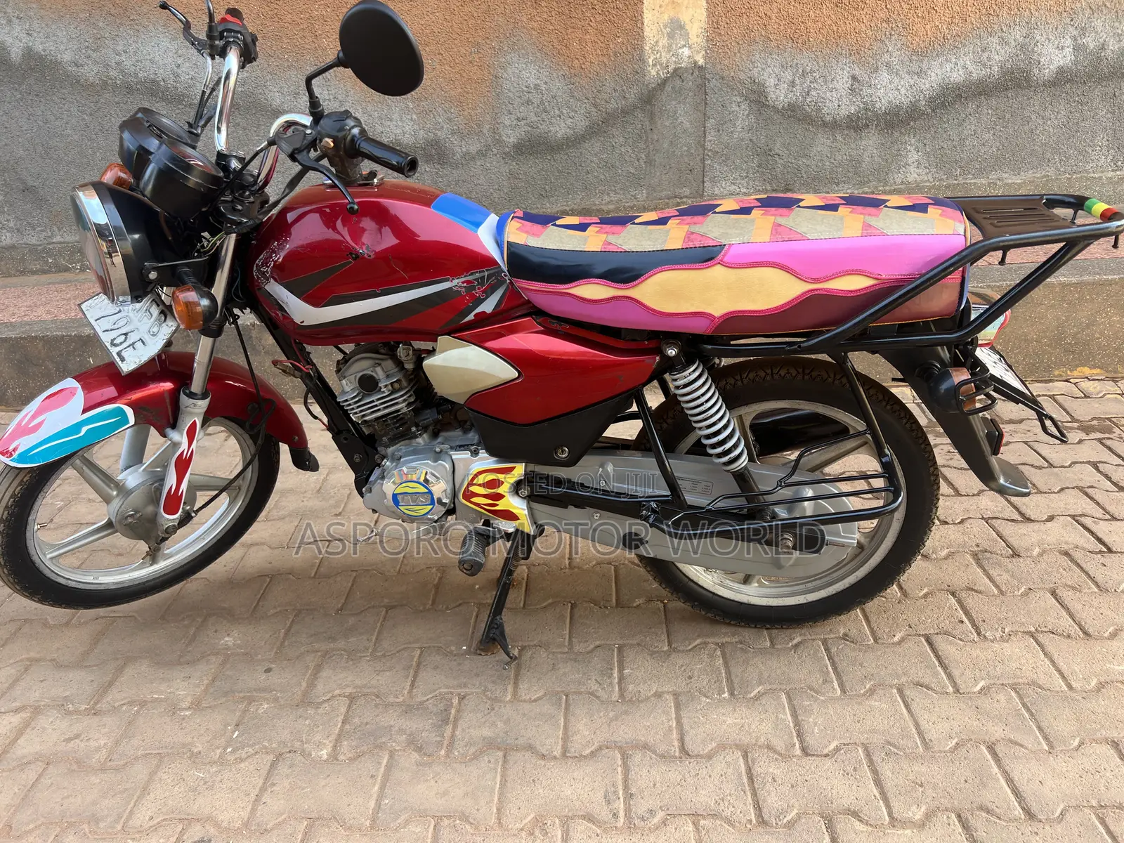 TVS HLX 125 2022 Red