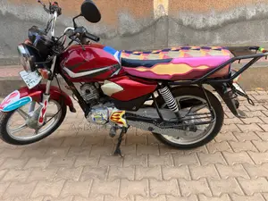TVS HLX 125 2022 Red