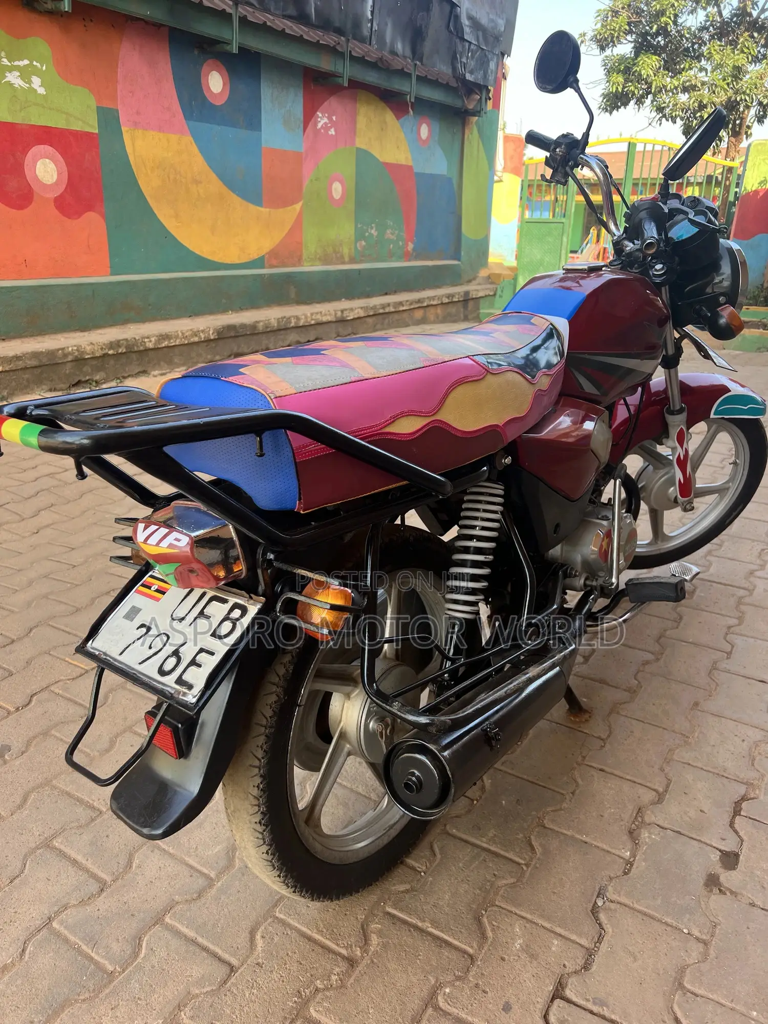 TVS HLX 125 2022 Red