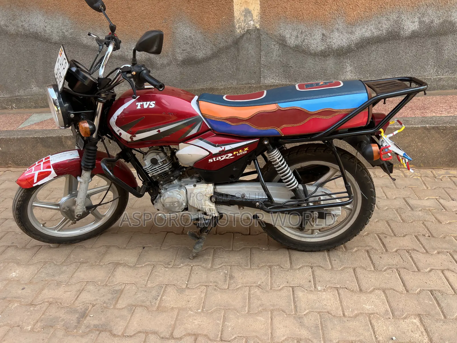 TVS HLX 125 2022 Red