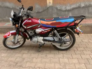TVS HLX 125 2022 Red