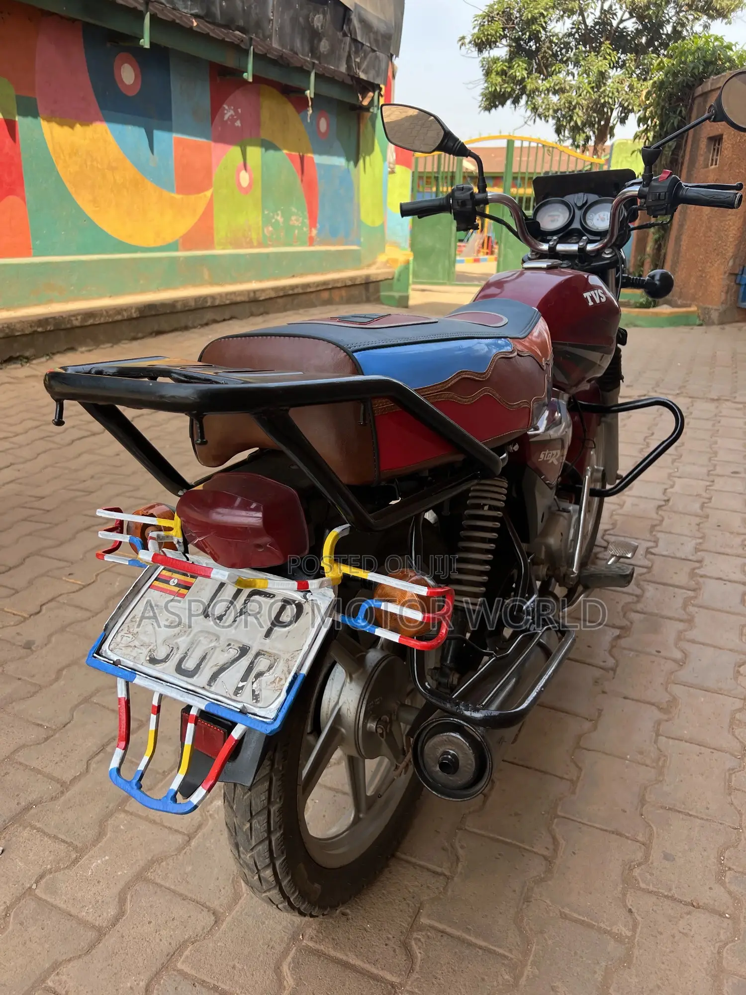 TVS HLX 125 2022 Red