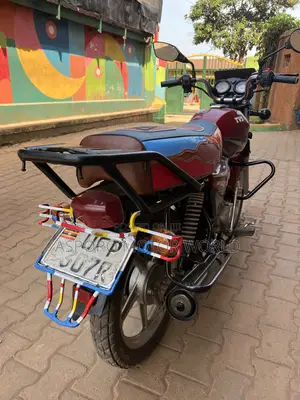 TVS HLX 125 2022 Red