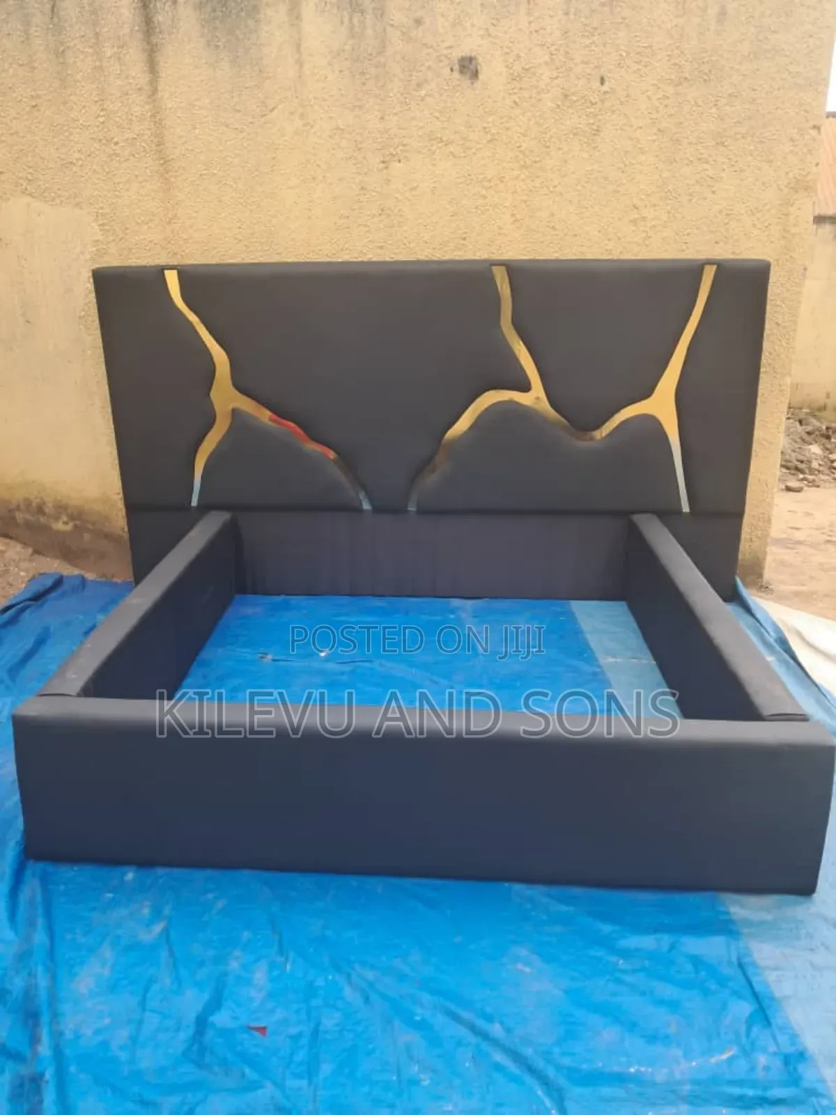 Kings Bed 5x6 Available
