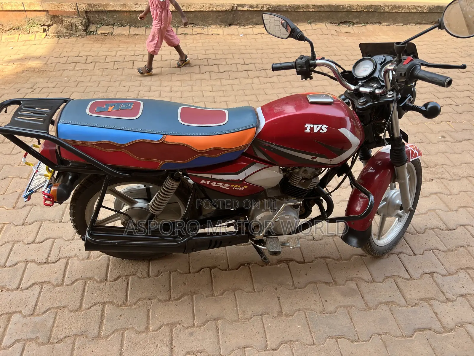 TVS HLX 125 2022 Red