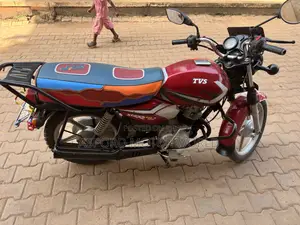TVS HLX 125 2022 Red