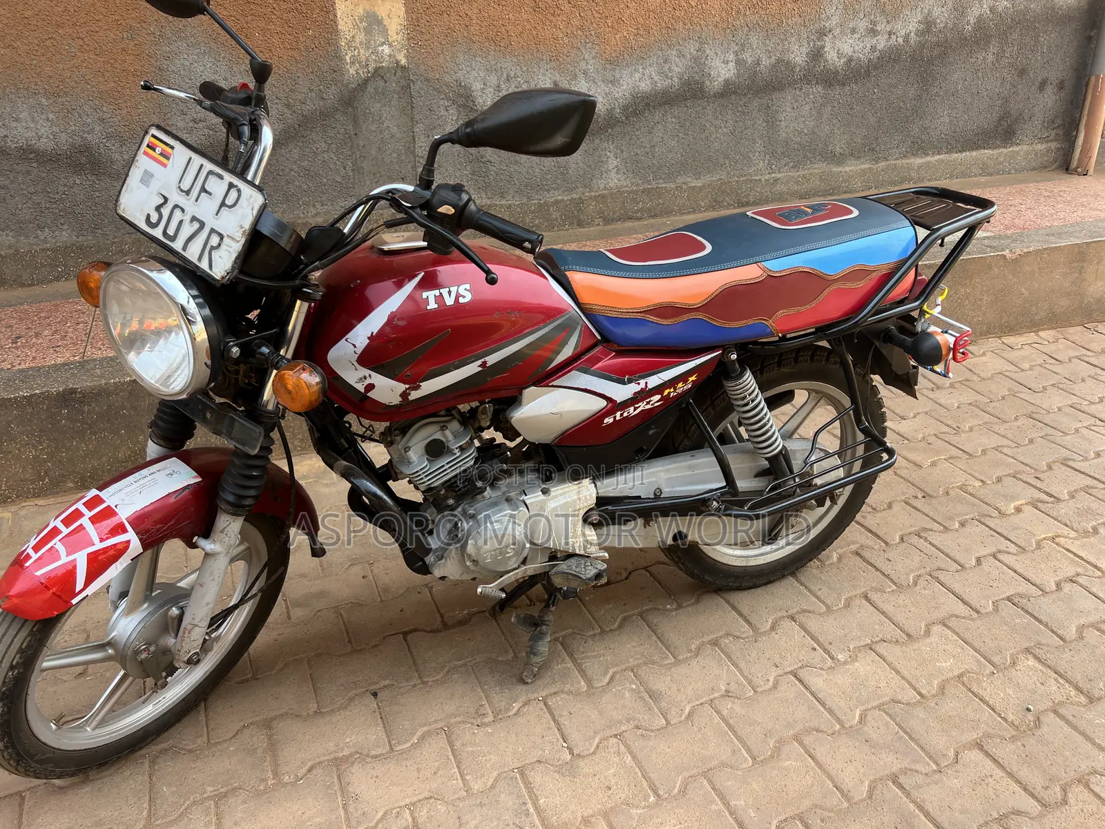 TVS HLX 125 2022 Red