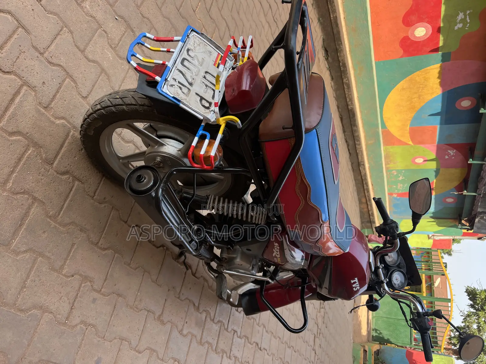 TVS HLX 125 2022 Red
