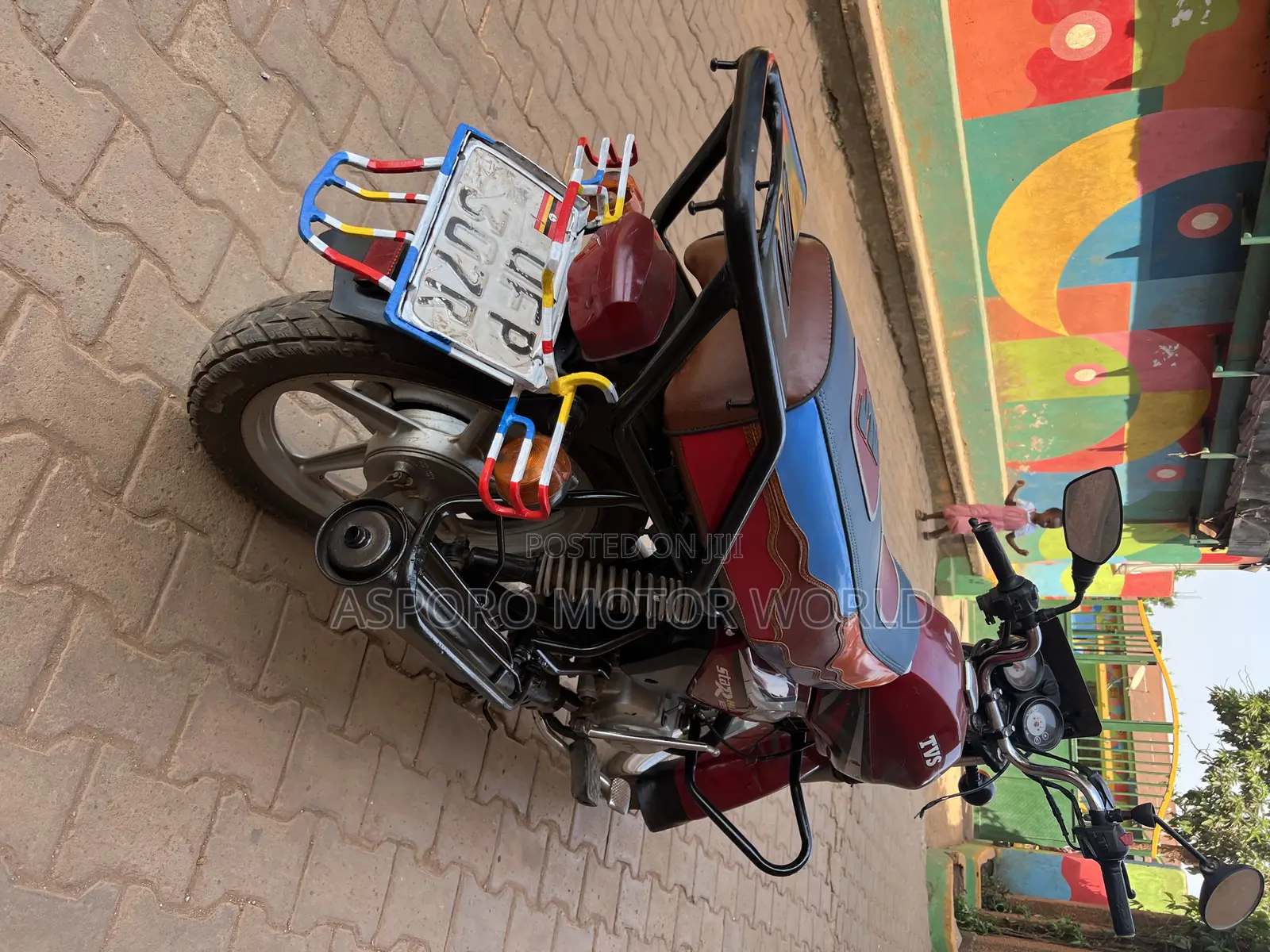 TVS HLX 125 2022 Red