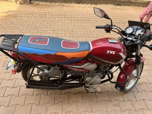 TVS HLX 125 2022 Red