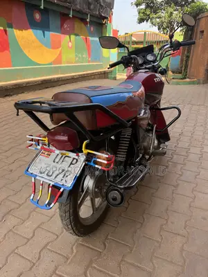 TVS HLX 125 2022 Red
