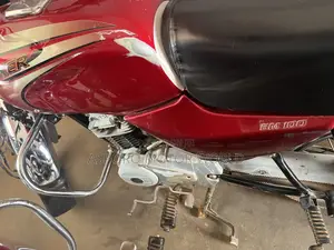 Bajaj Boxer 100 2024 Red