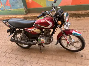 TVS HLX 125 2022 Red