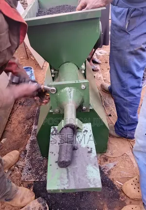 Charcoal Extruder Machine