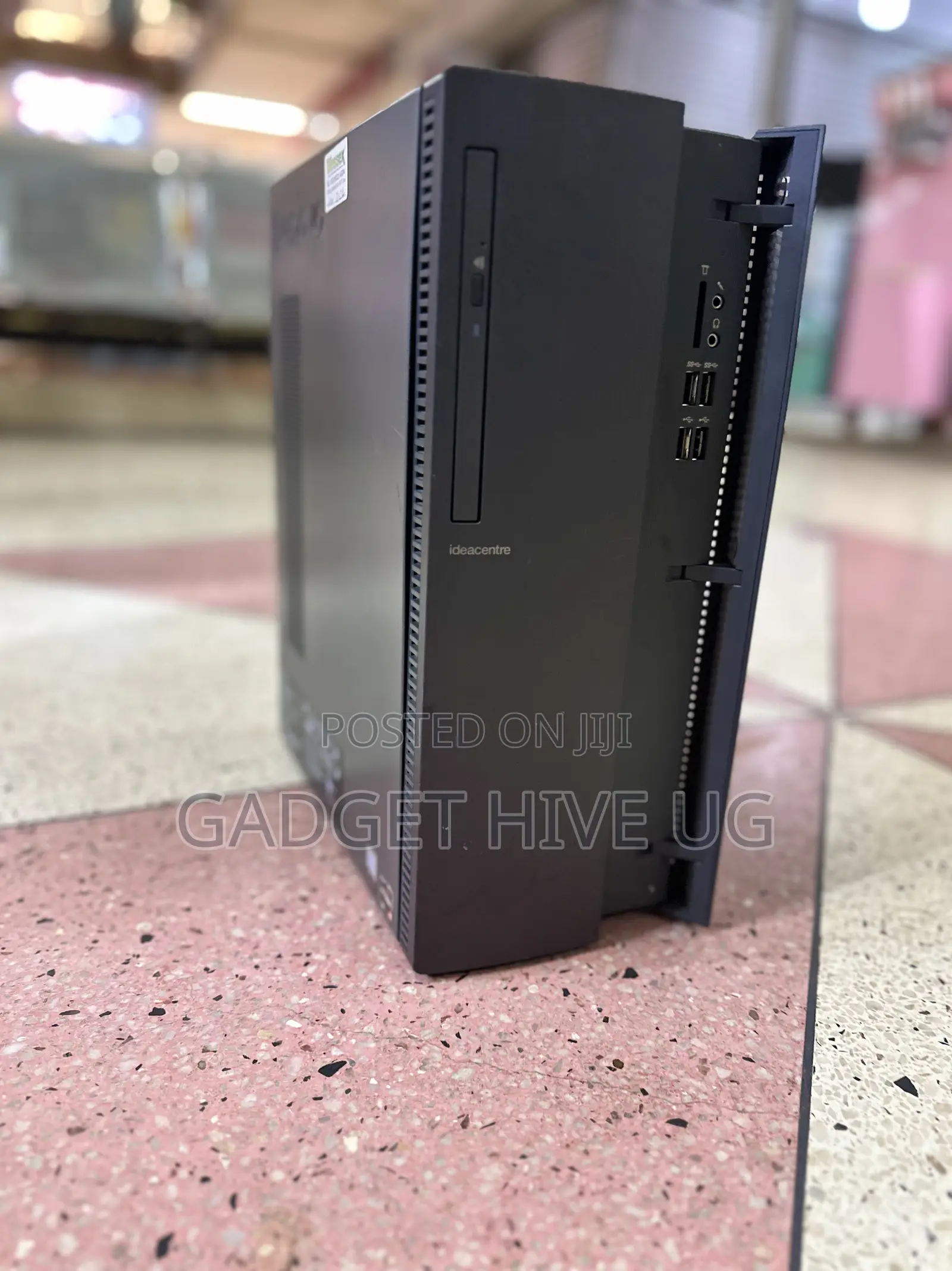Desktop Computer Lenovo 8GB AMD Ryzen 3 HDD 500GB