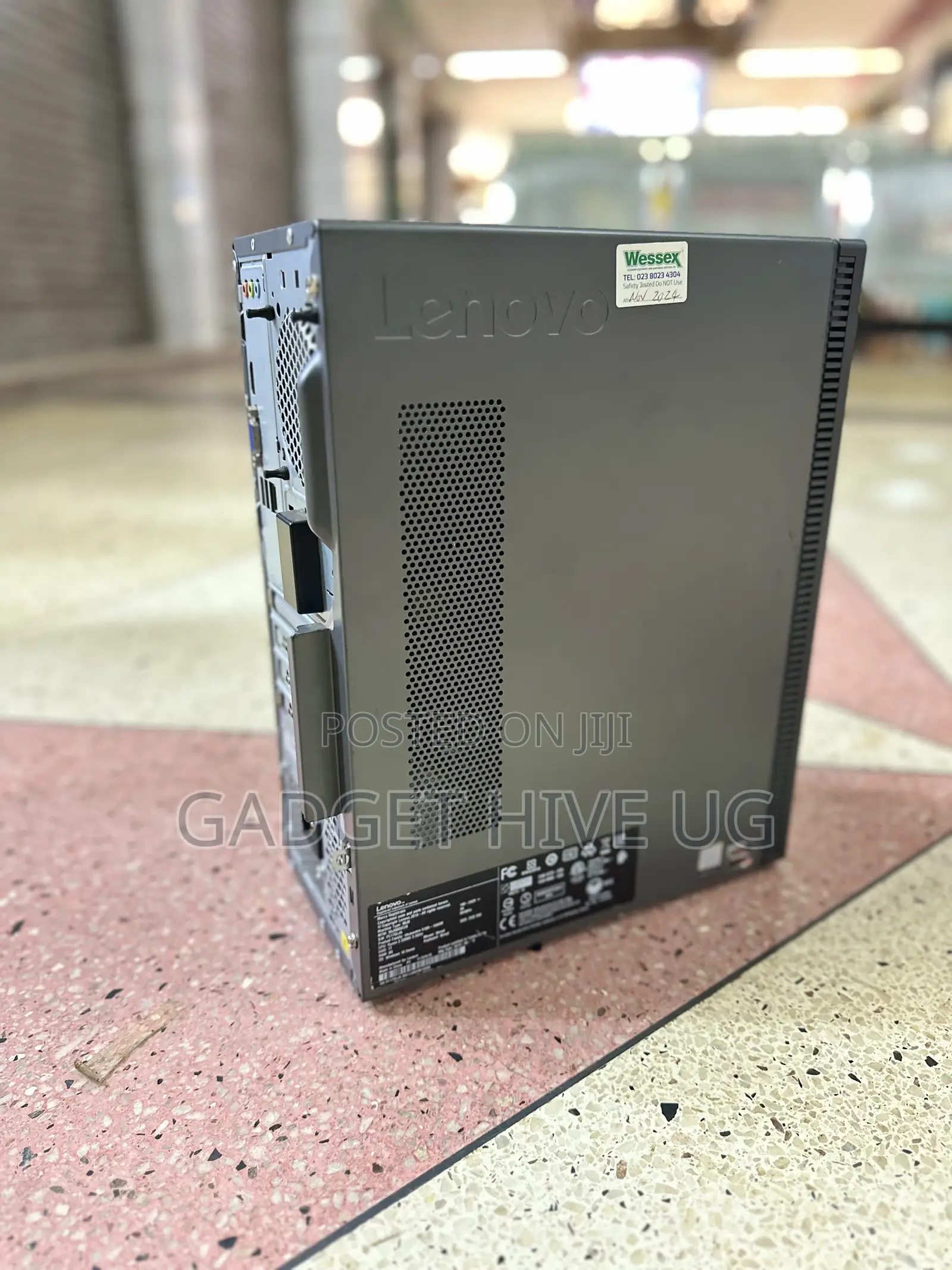 Desktop Computer Lenovo 8GB AMD Ryzen 3 HDD 500GB