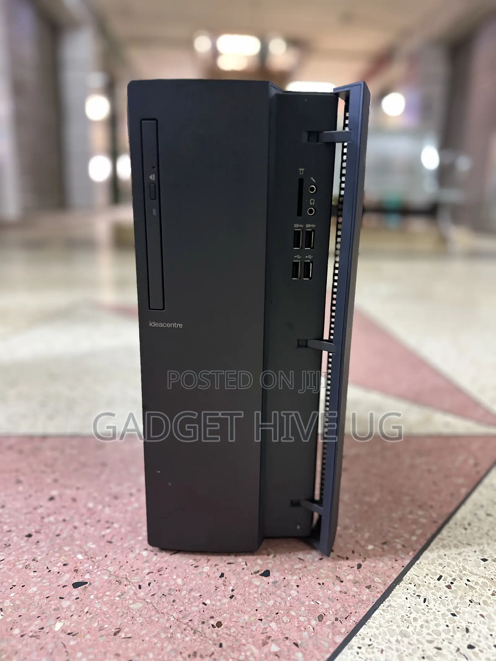 Desktop Computer Lenovo 8GB AMD Ryzen 3 HDD 500GB