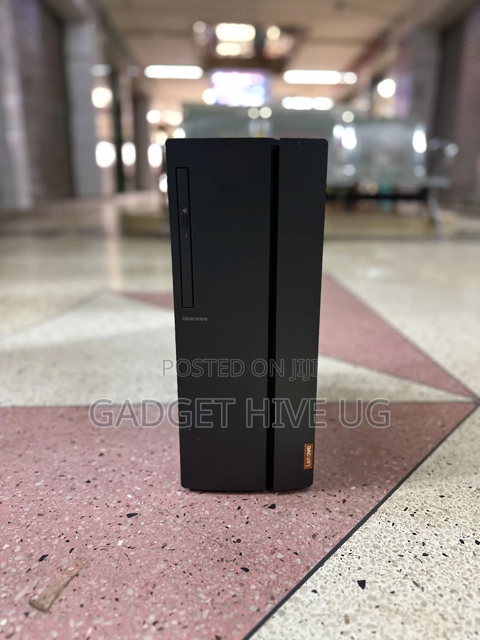 Desktop Computer Lenovo 8GB AMD Ryzen 3 HDD 500GB