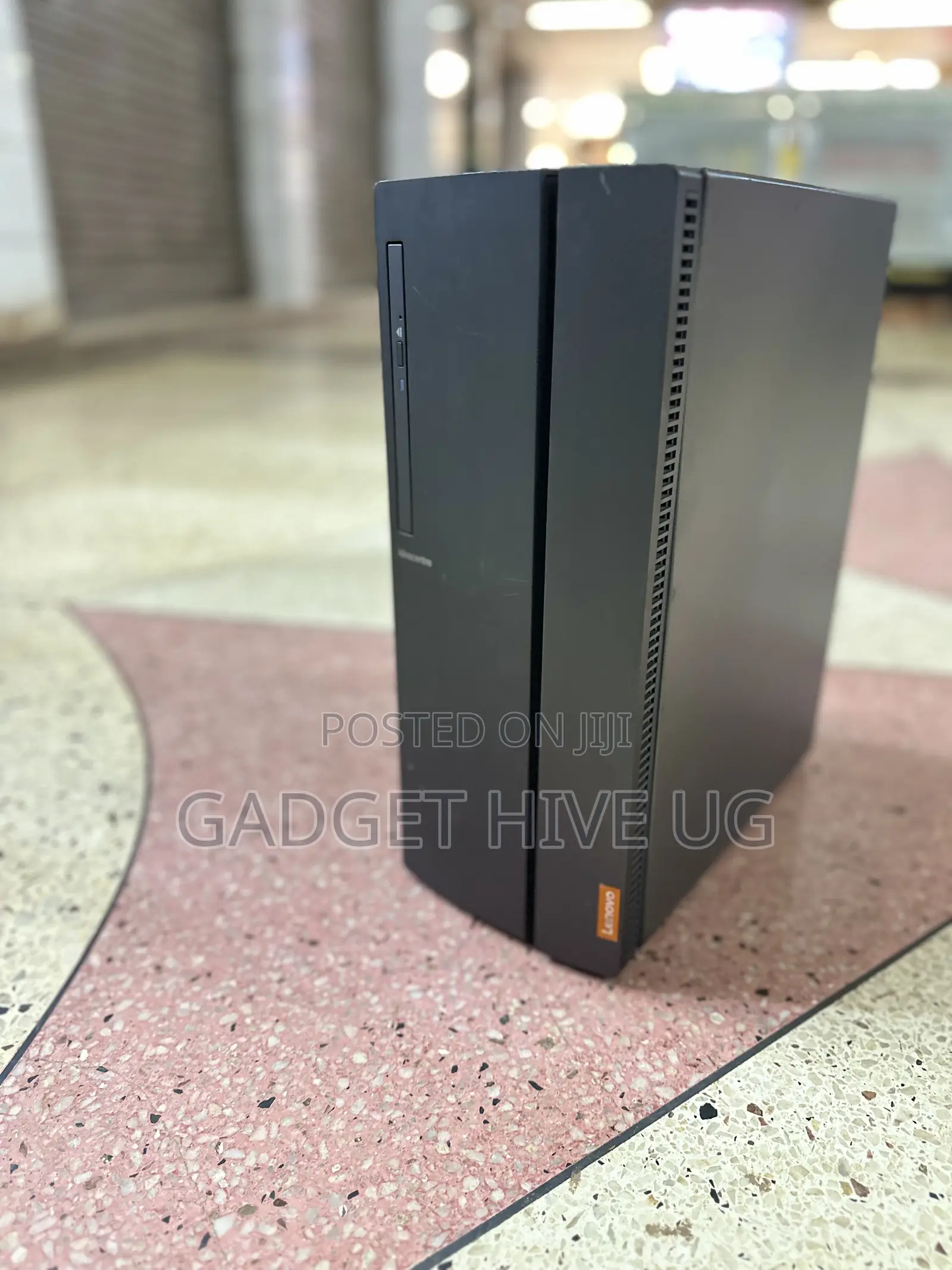 Desktop Computer Lenovo 8GB AMD Ryzen 3 HDD 500GB