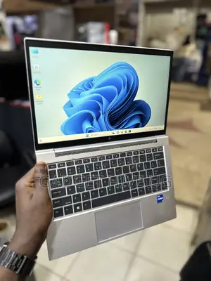 Laptop HP EliteBook 830 G8 8GB Intel Core I5 SSD 512GB
