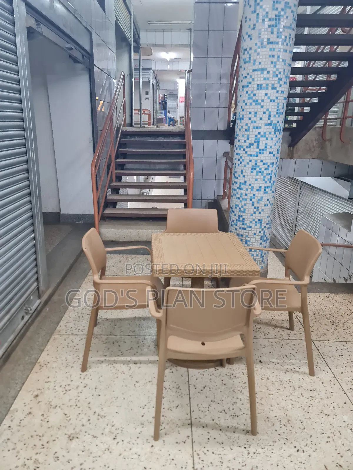Bars Lounge Hotels Restaurant Plastic Table and Chairs