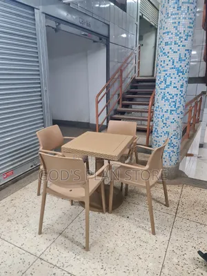 Hyper Plastic Outdoor Table and Durable Chairs Plastic Table and Chair
