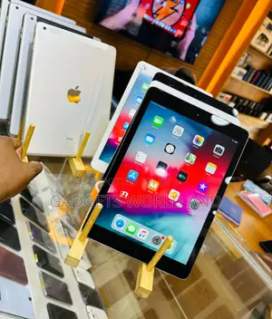 Apple iPad Air 64 GB Silver