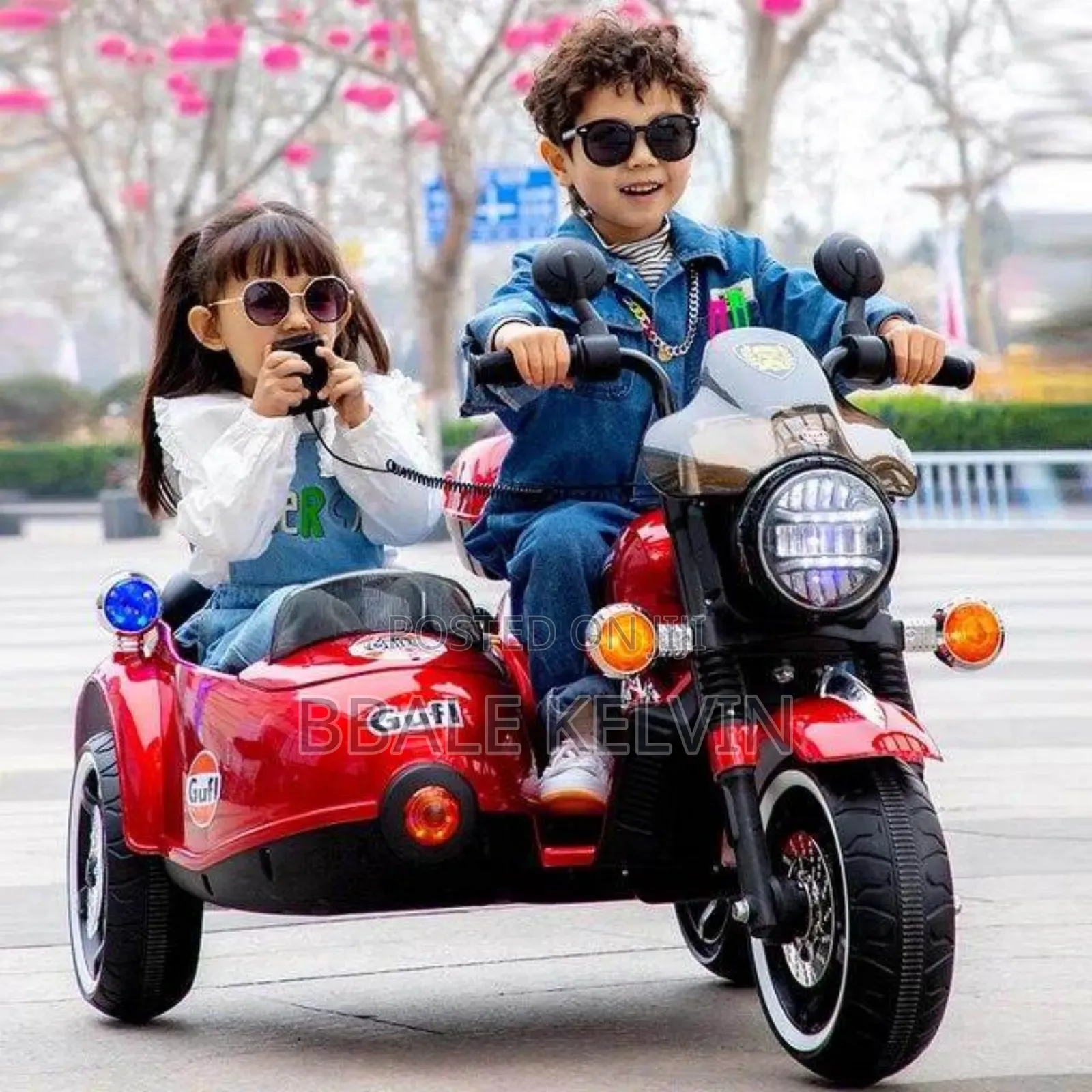 Children's Electric Ride-on Toy Motorcycle With a Sidecar