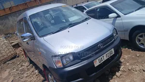 Toyota Noah 2002 Silver