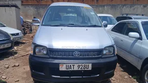 Toyota Noah 2002 Silver