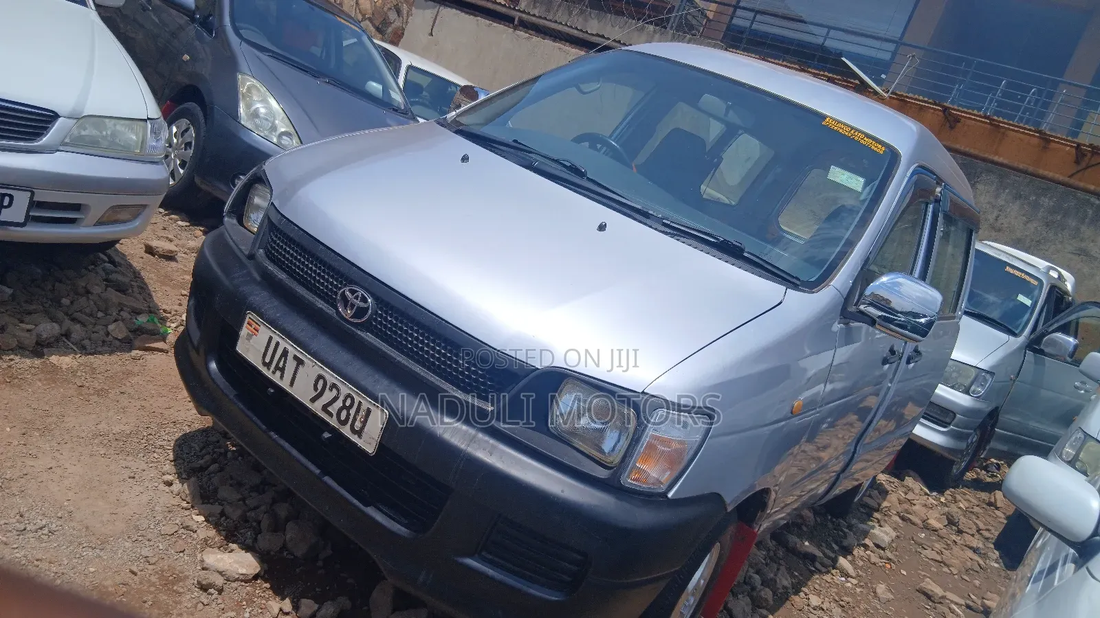 Toyota Noah 2002 Silver