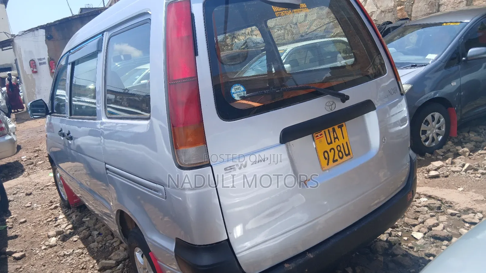 Toyota Noah 2002 Silver