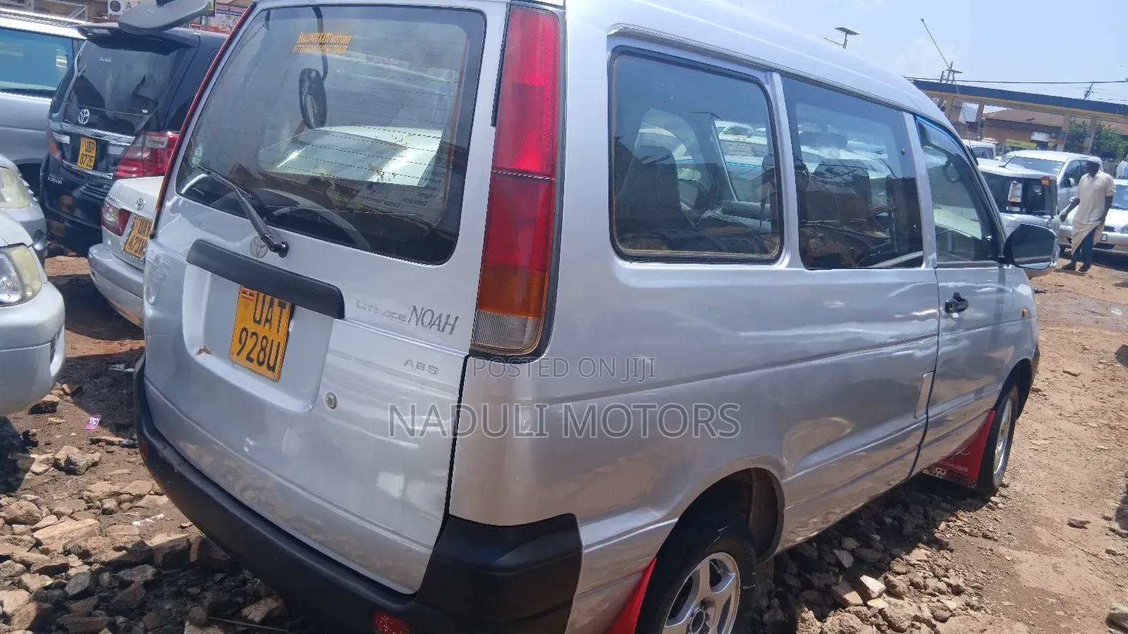 Toyota Noah 2002 Silver